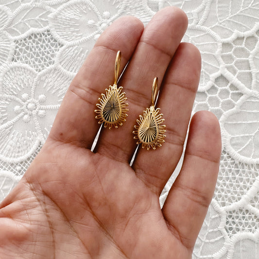 Vintage Kalemli Damla Gümüş Küpe