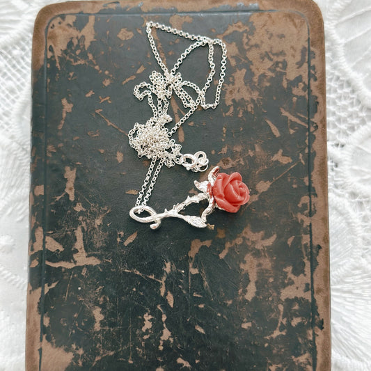 Gül Güzeli Gümüş Kolye