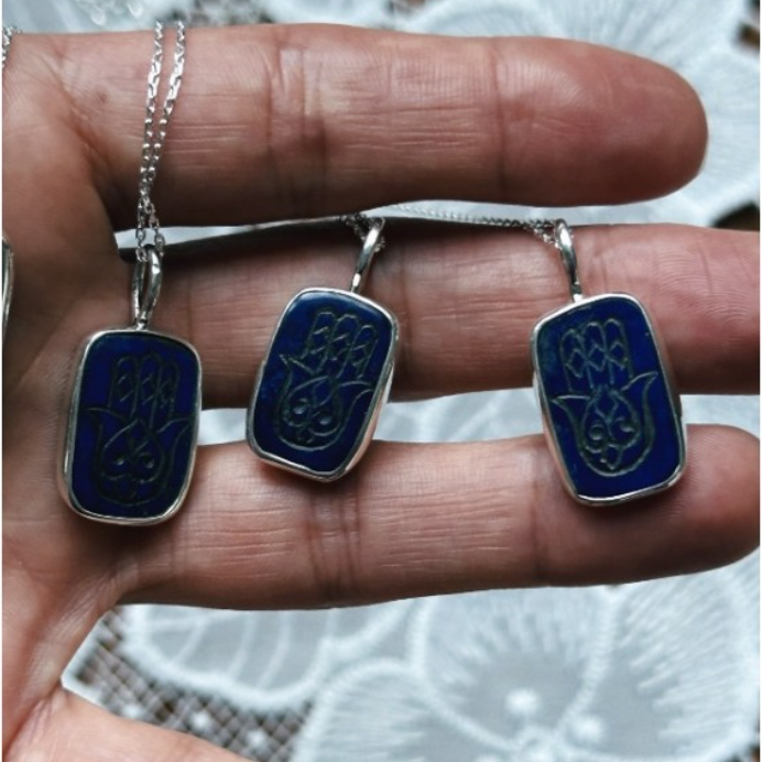 Nazar Eli – Lapis Lazuli Taşlı Özel Tasarım Kolye