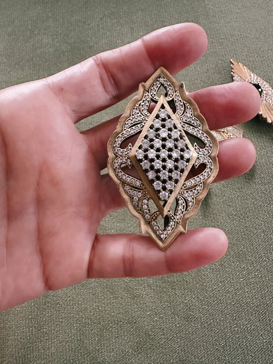 Vintage Taşlı Süs İğnesi